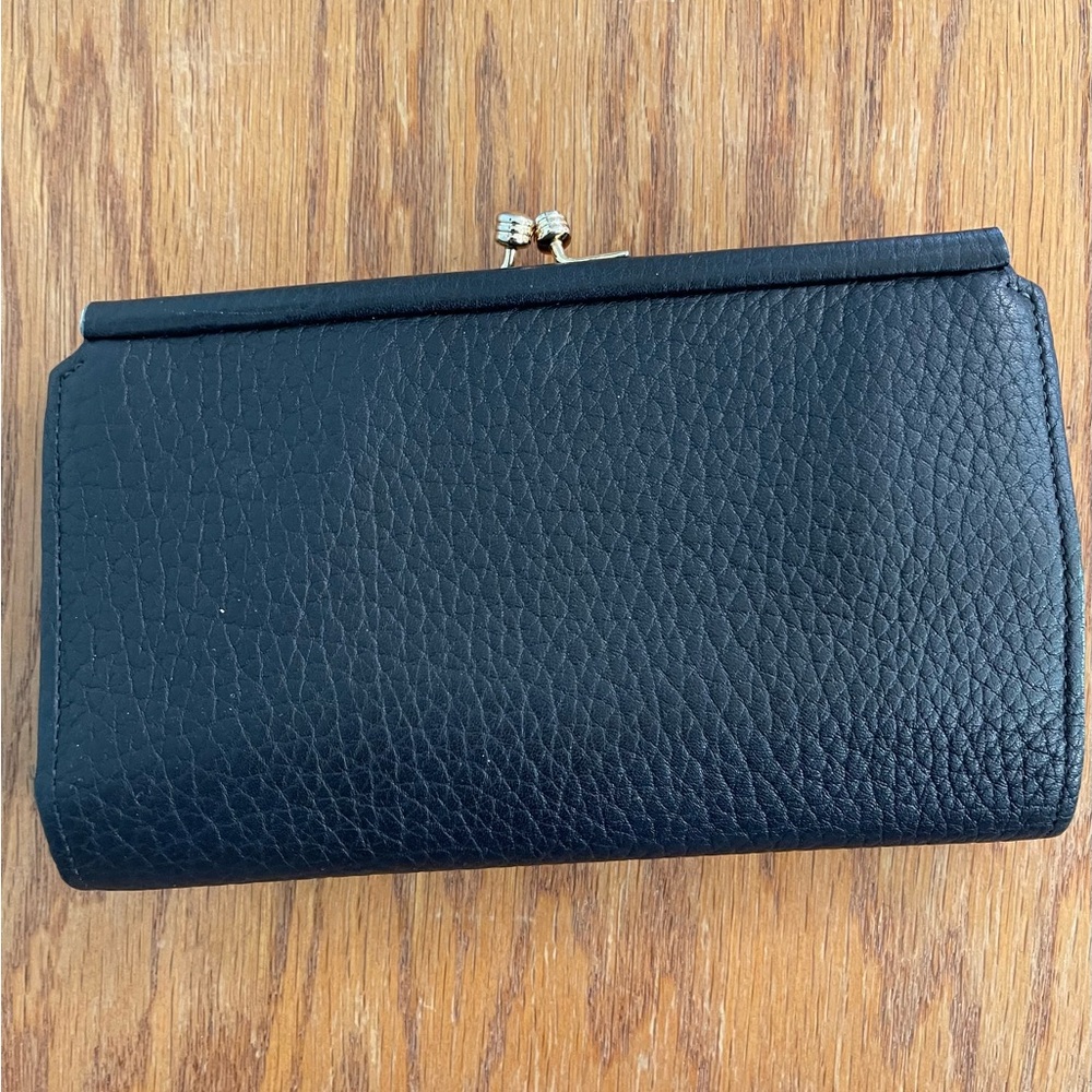 SOLD!!    Rare Find Dooney & Bourke Navy and  Brown Leather Pebble Grain - Picture 2 of 6